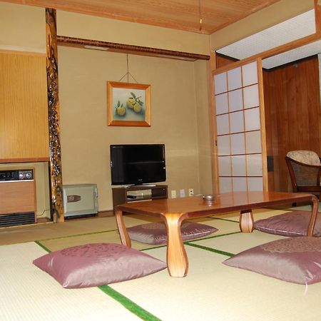 Shiga Riverside Hotel Яманучи Екстериор снимка