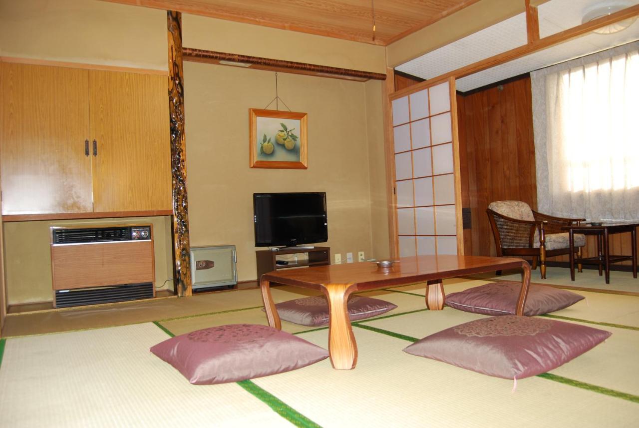 Shiga Riverside Hotel Яманучи Екстериор снимка