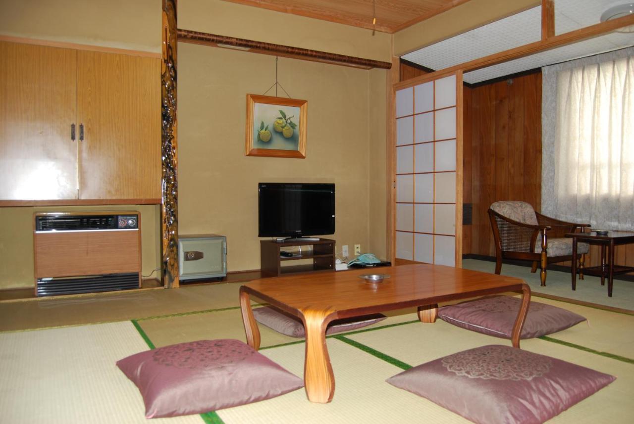 Shiga Riverside Hotel Яманучи Екстериор снимка