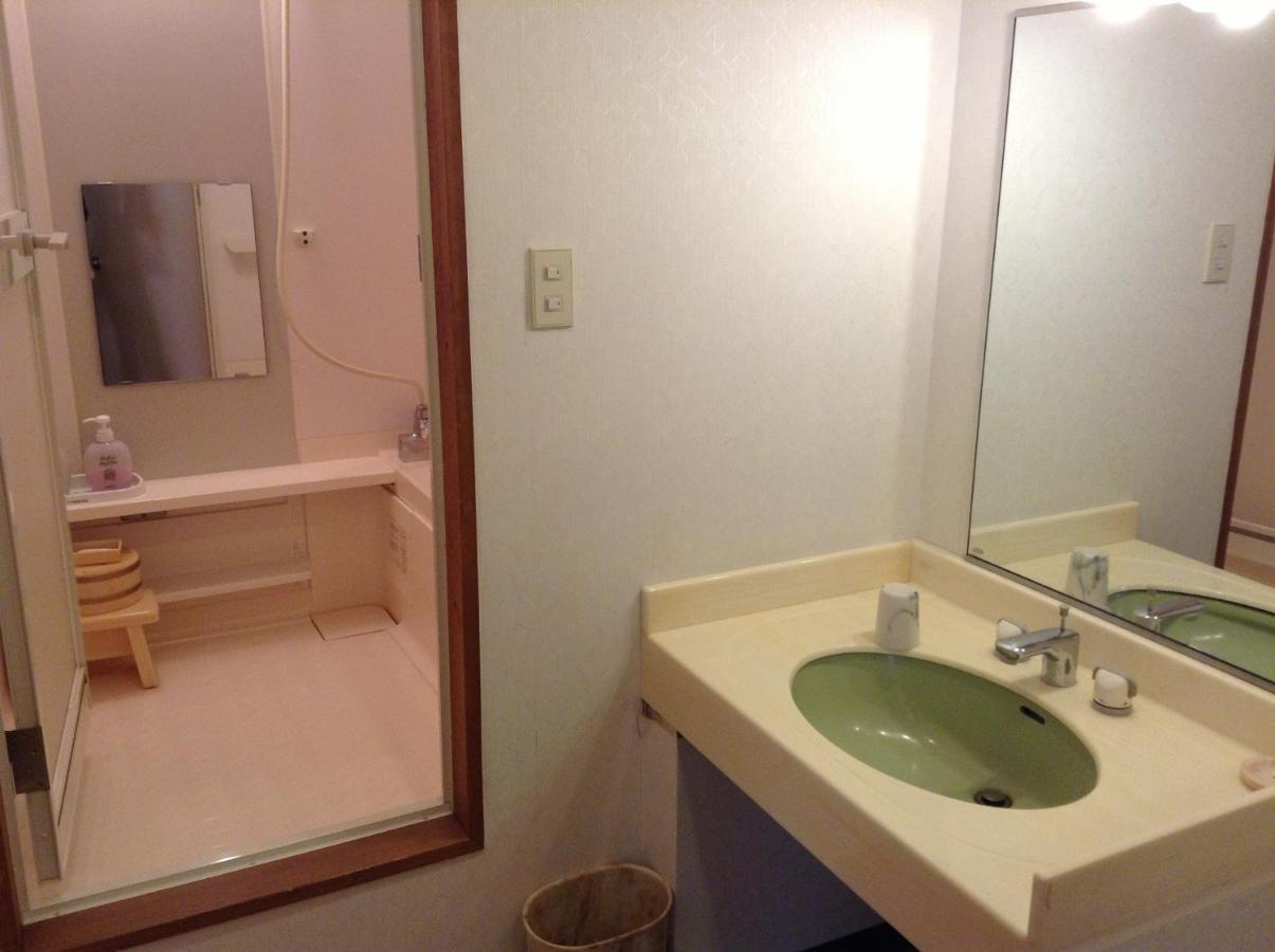 Shiga Riverside Hotel Яманучи Екстериор снимка